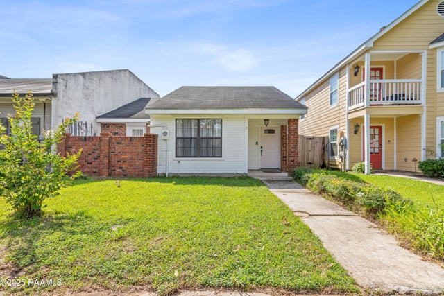 15 Courtyard Circle, Lafayette