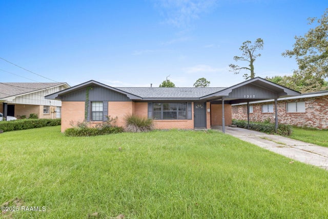 1317 N N Elton Court, Lake Charles