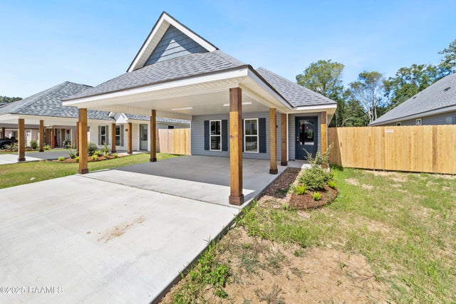 230 Camerons Cove Drive, Carencro