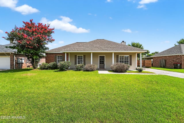 311 Herlil Circle, Carencro