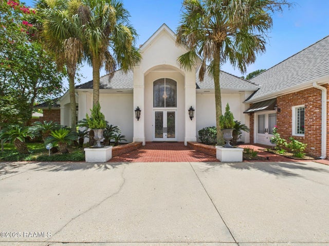 327 Beverly Drive, Lafayette