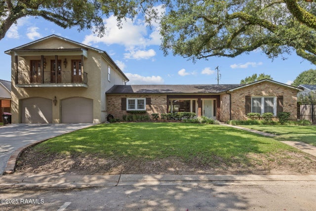 128 Oakview Boulevard, Lafayette