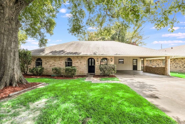 106 Alpha Drive, Lafayette