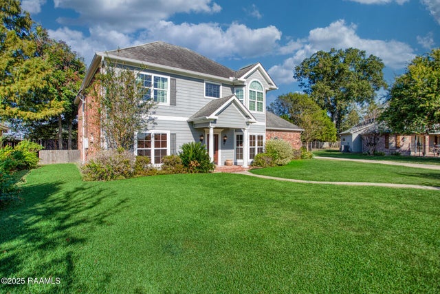 300 Oak Hollow Drive, Lafayette