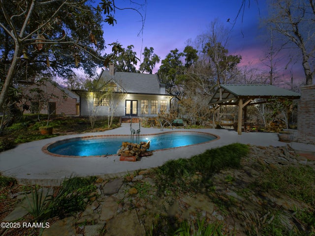 1112 Bayou Tortue Road, Broussard