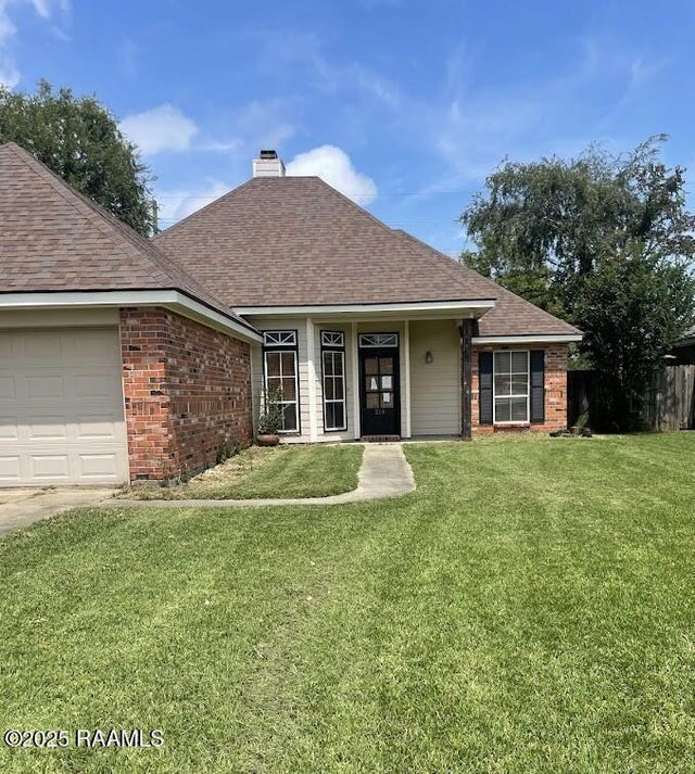 214 Pear Tree Circle, Broussard