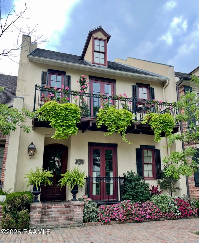 321 Richland Avenue, Lafayette