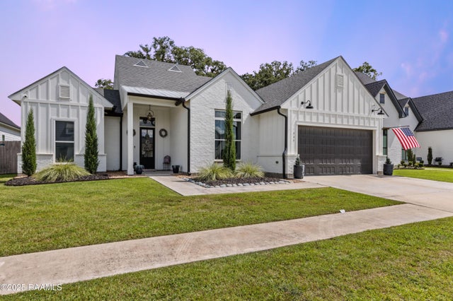 227 Canary Palm Way, Broussard