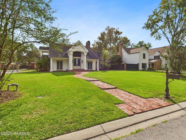 119 Clipper Cove, Lafayette