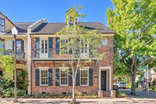 323 Richland Avenue, Lafayette