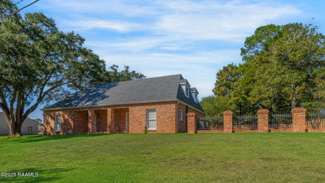 1044 Tensas Drive, Opelousas