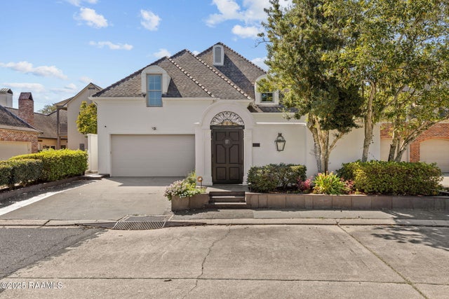 301 Oakleaf Drive, Lafayette