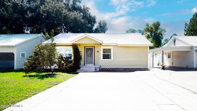 121 W Andrus Avenue, Opelousas