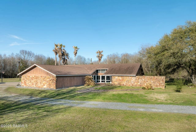 2675 Pine Point Road, Ville Platte