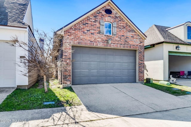 127 Treasure Cove, Lafayette