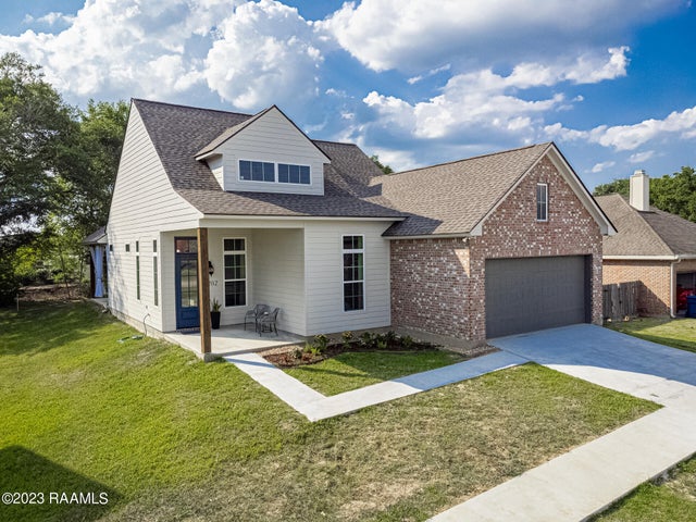 202 Student Lane, Lafayette