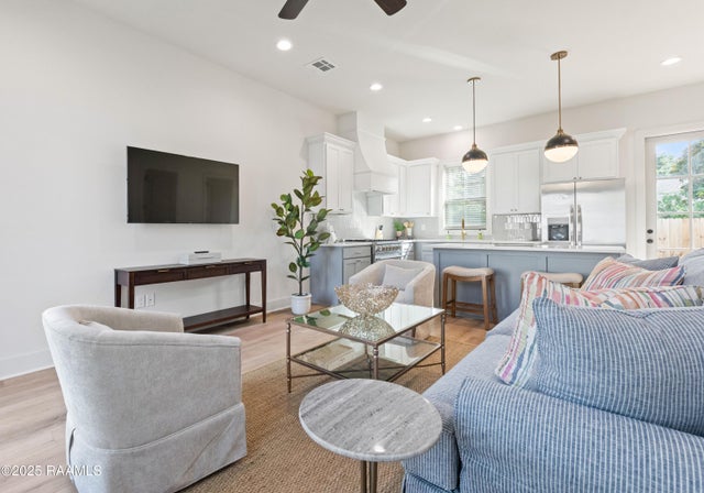 107 Oaks Archway Road, Lafayette