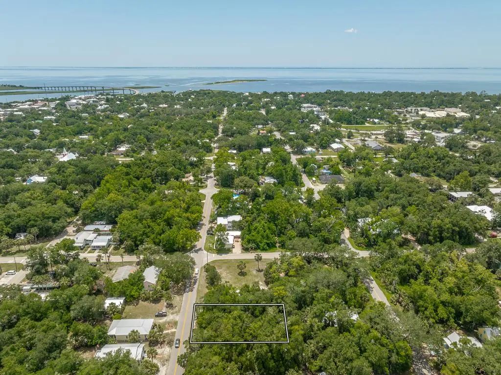 216 8th St, Apalachicola