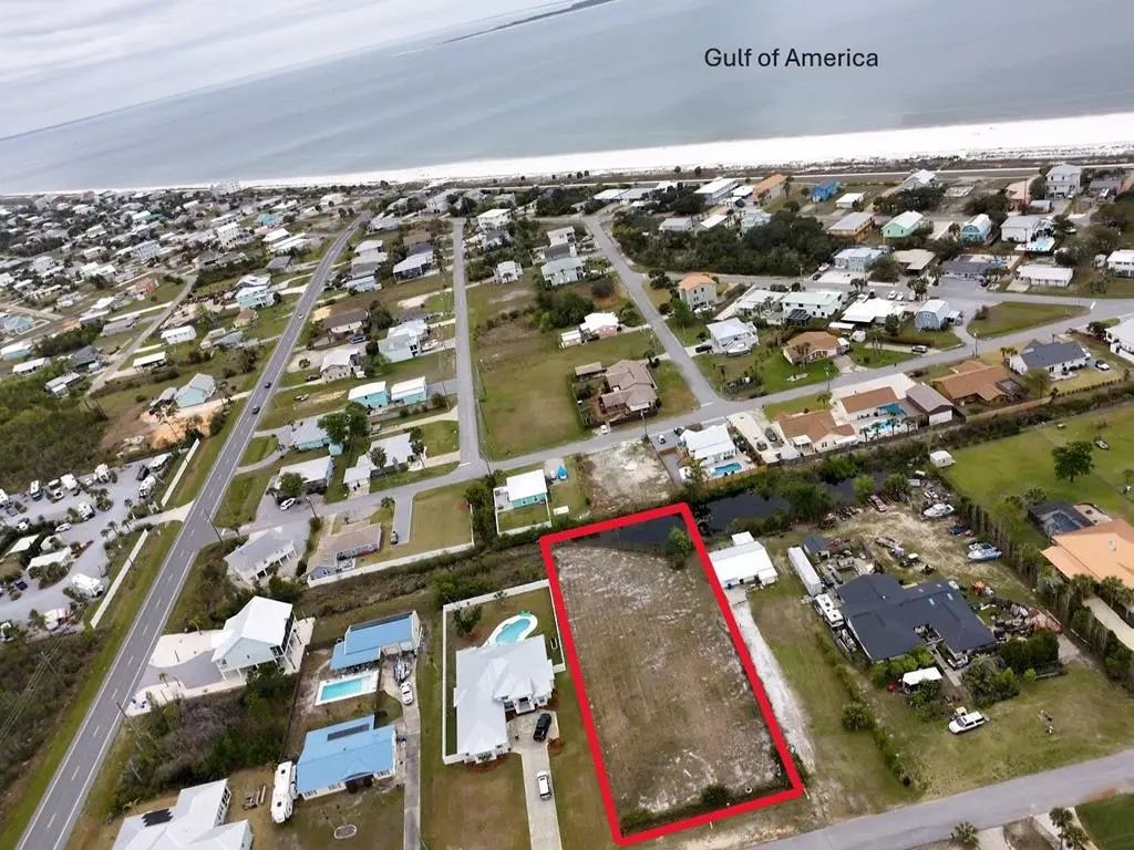 53 1st St, Mexico Beach