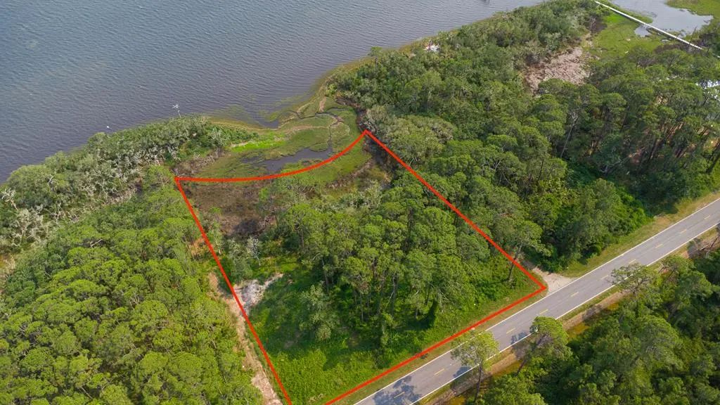 2724 Hwy 98 E, Lanark Village