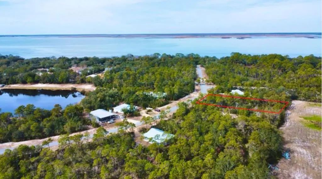 125 Lakes On The Bluff Dr, Eastpoint