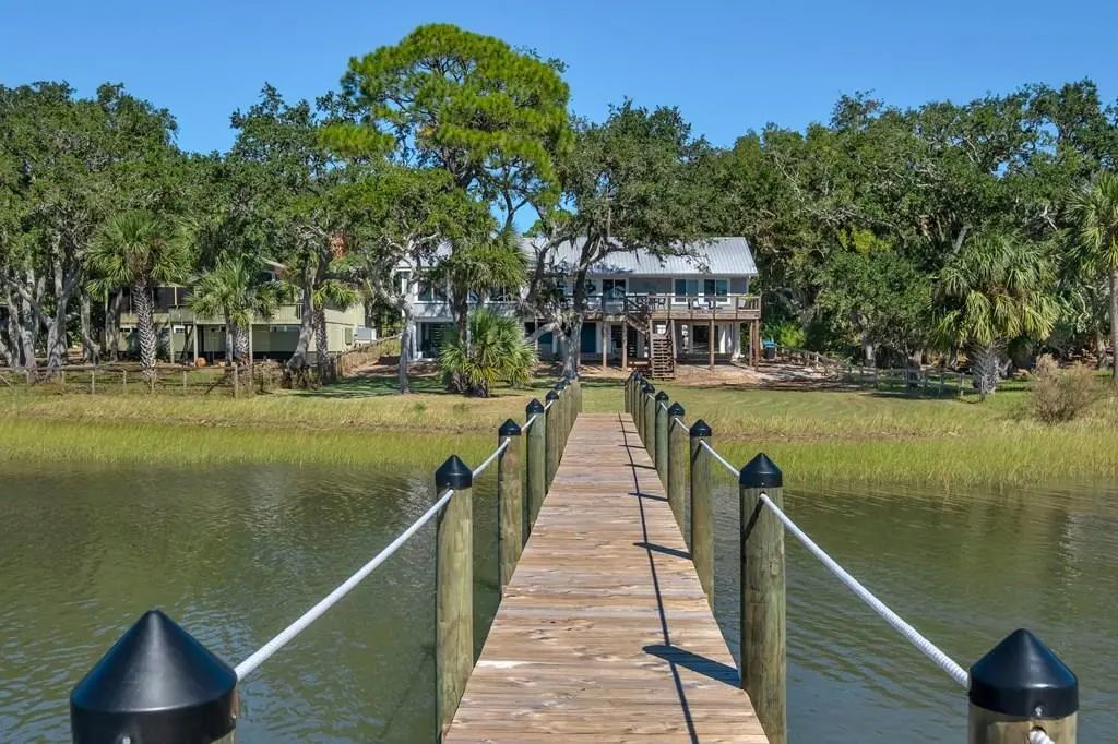 680 Alligator Dr, Alligator Point