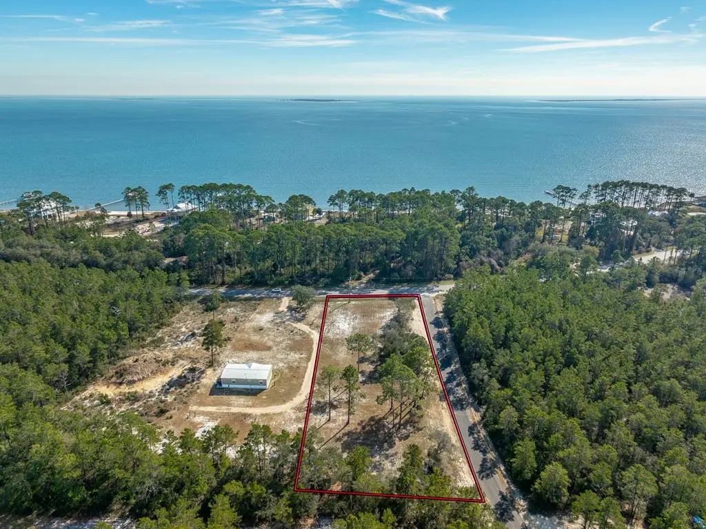 2033 Highway 98, Carrabelle