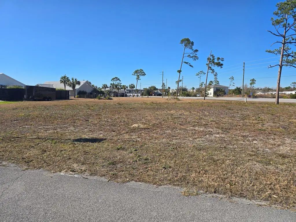 425 California Dr, Mexico Beach
