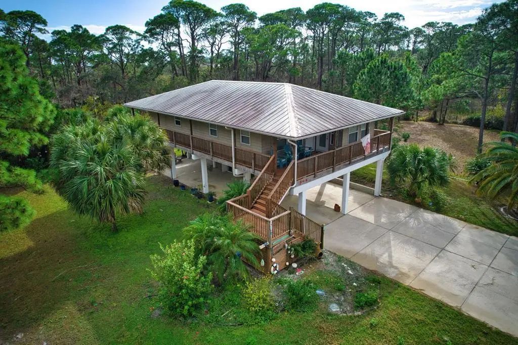 848 W Bay Shore Dr, St. George Island