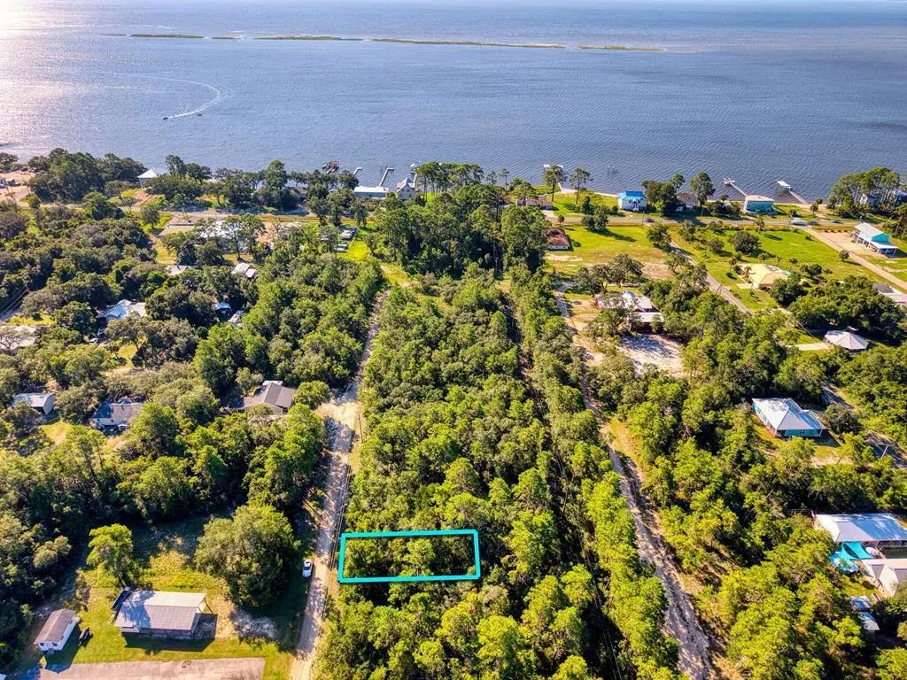 150 Kansas St, Lanark Village