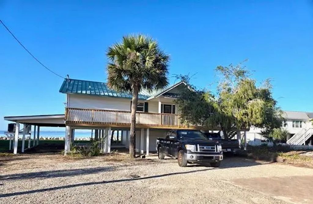 415 N Sawyer St, St. George Island