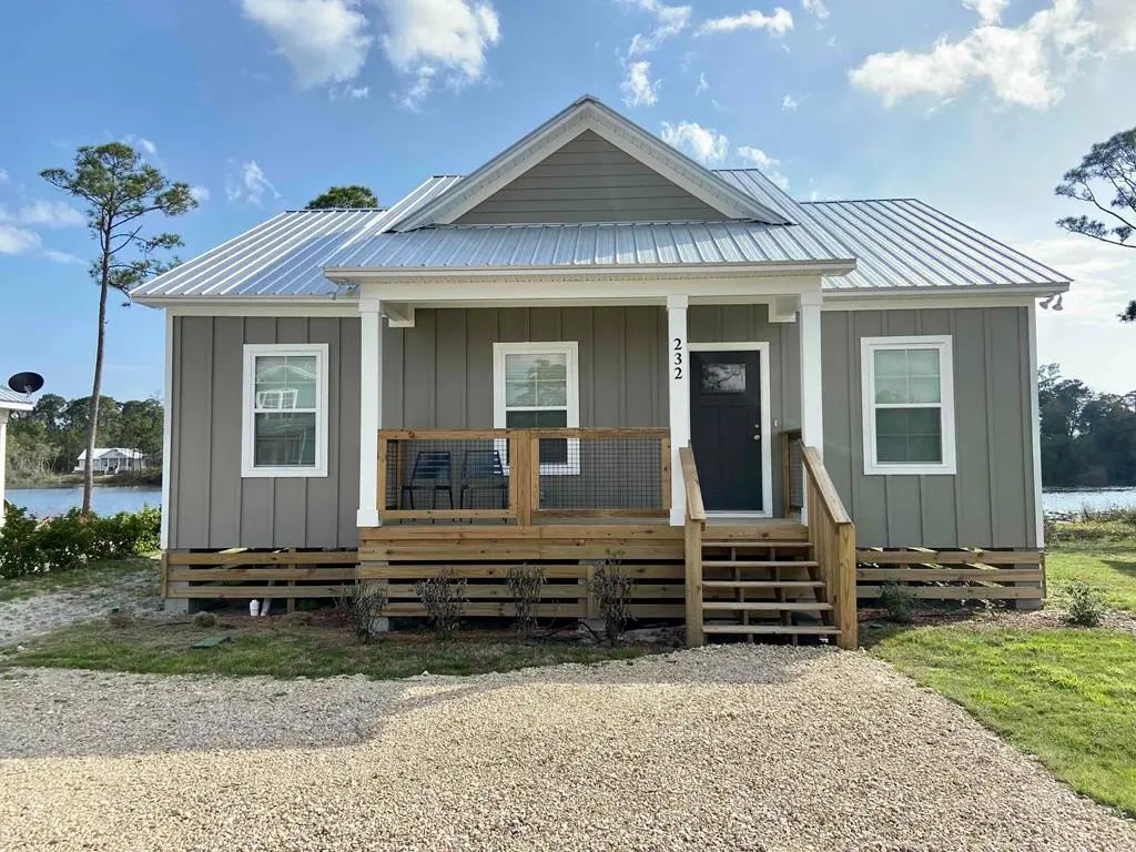 153 Lake Mckissack Ln, Carrabelle