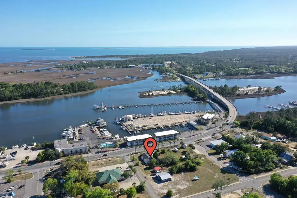 1002 Hwy 98 W, Carrabelle