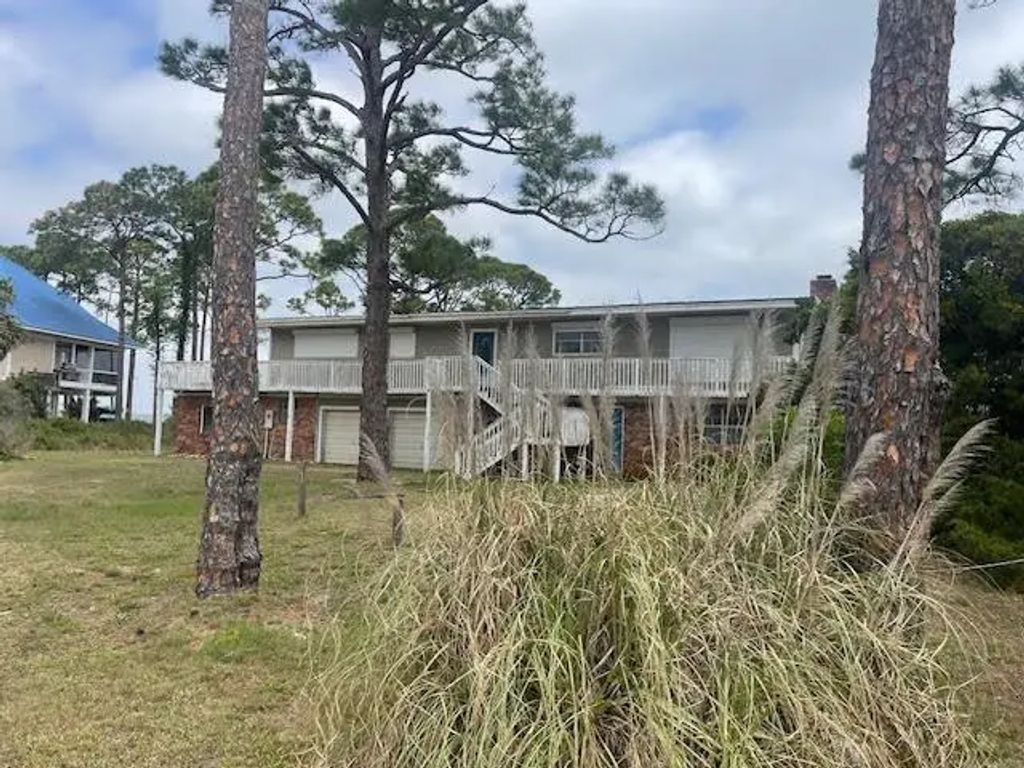 335 E Sawyer St, St. George Island