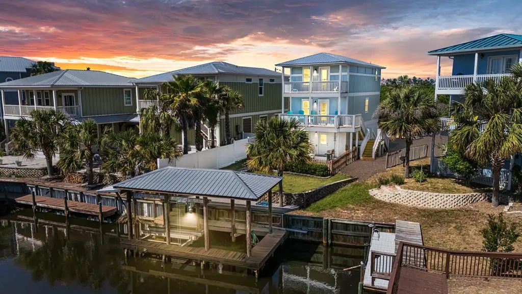 111 N 32nd St, Mexico Beach
