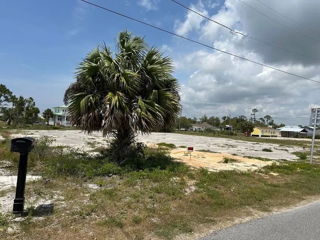 14/15 Atlantic St, Port St. Joe