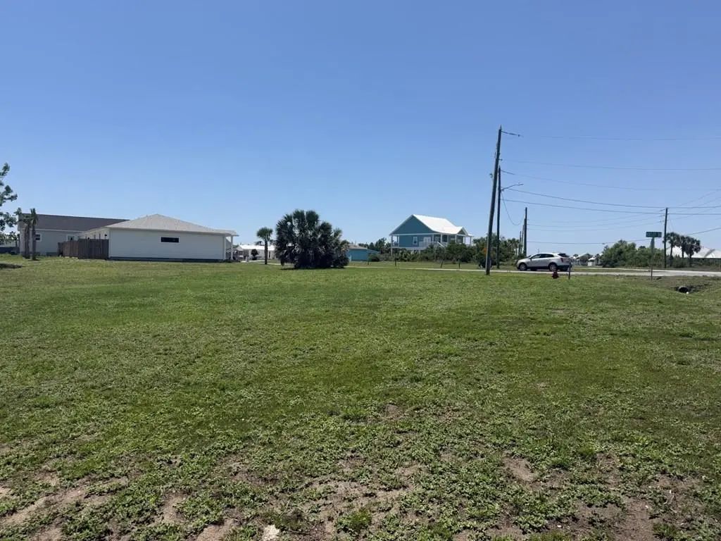 320 Hatley Dr, Mexico Beach