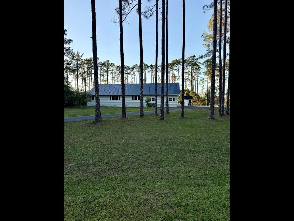 15 White Way, Carrabelle