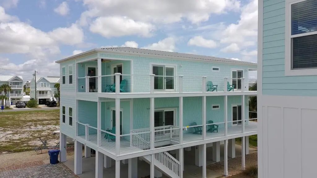 105 Circle Dr, Mexico Beach