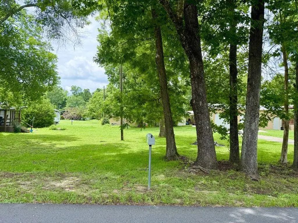 633 Byrd Parker Dr, Wewahitchka