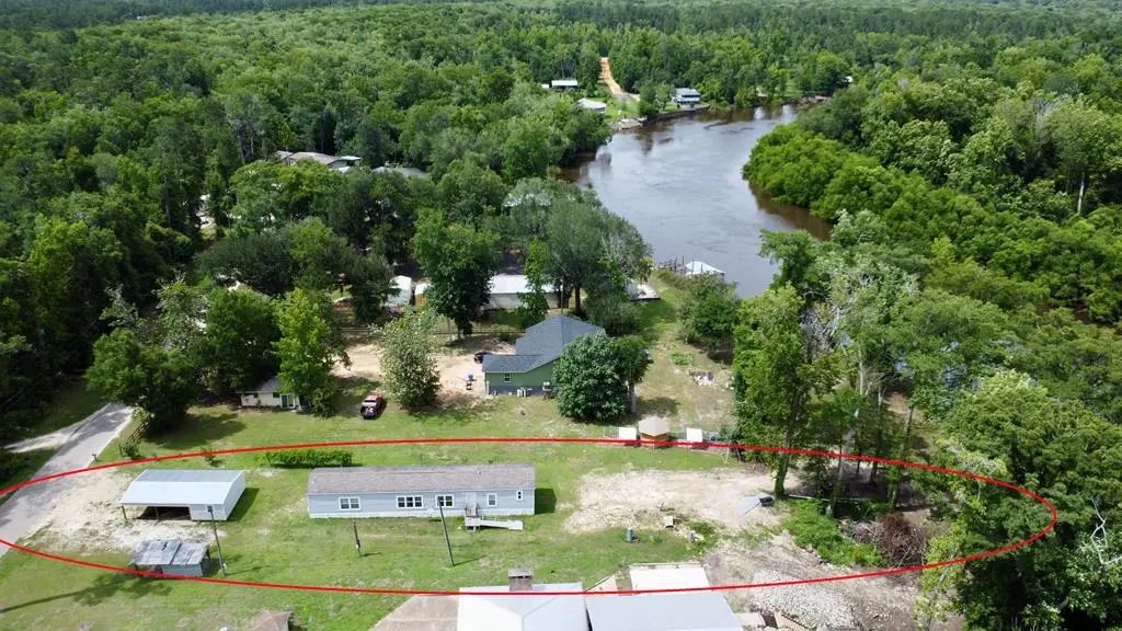 1185 E River Rd, Wewahitchka
