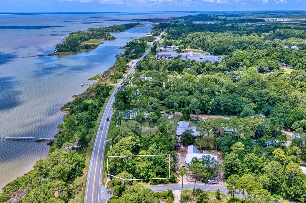 104 Bay Colony Way, Apalachicola