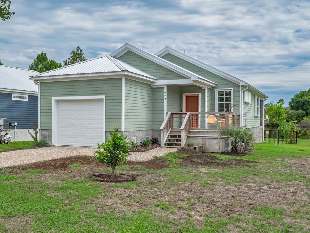 272 Lake Mckissack Ln, Carrabelle