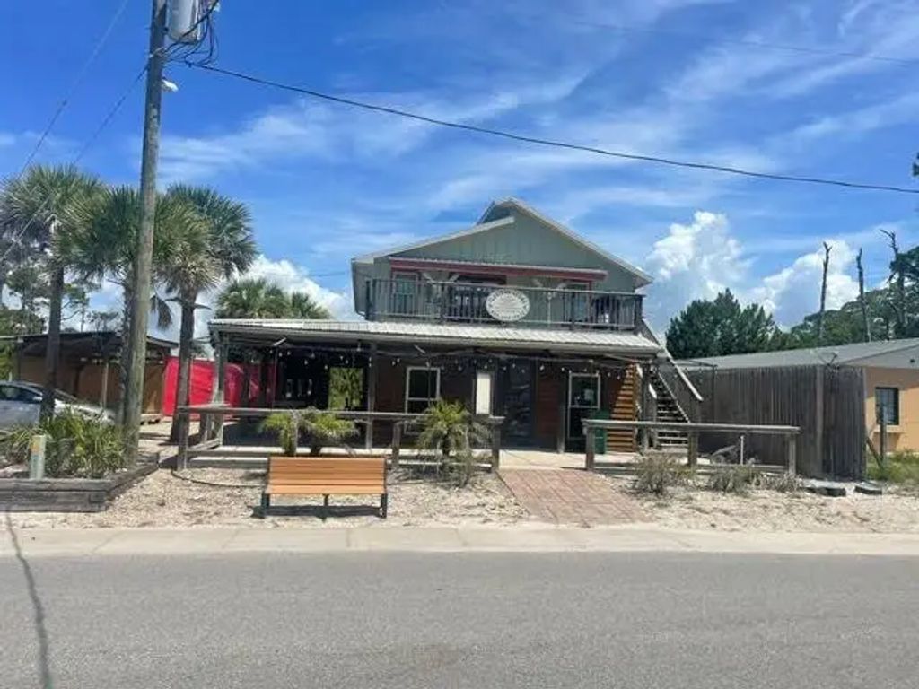 37 E Pine Ave, St. George Island