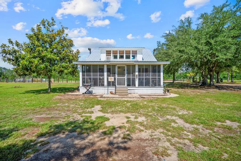 111 Bayberry Dr, Wewahitchka