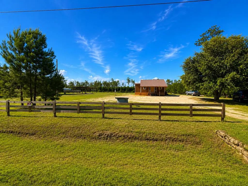 1386 Pleasant Rest Rd, Wewahitchka