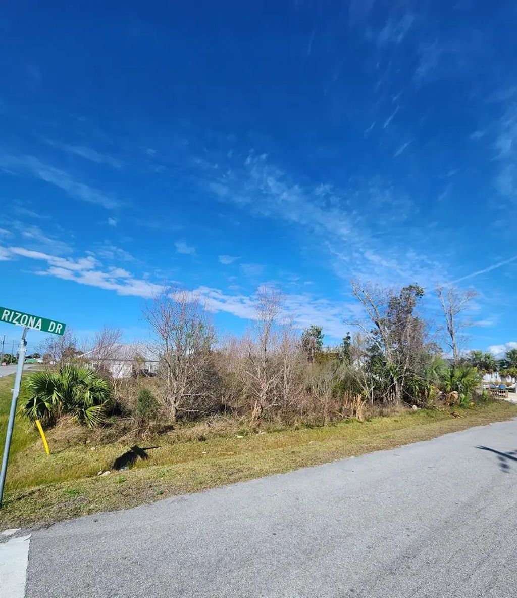 401 Arizona Dr, Mexico Beach