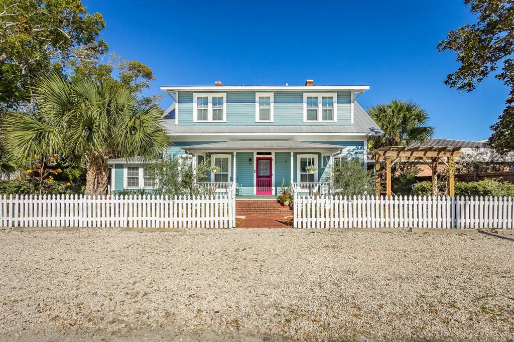 111 4th St, Apalachicola
