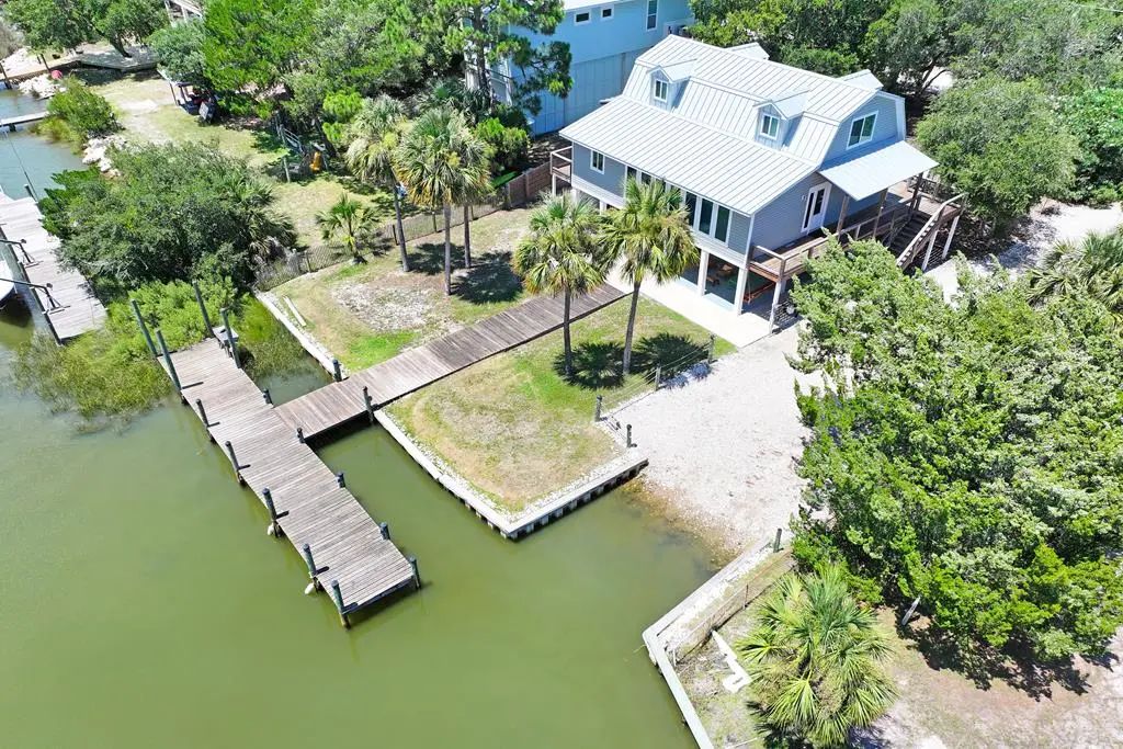 304 Wing St, St. George Island