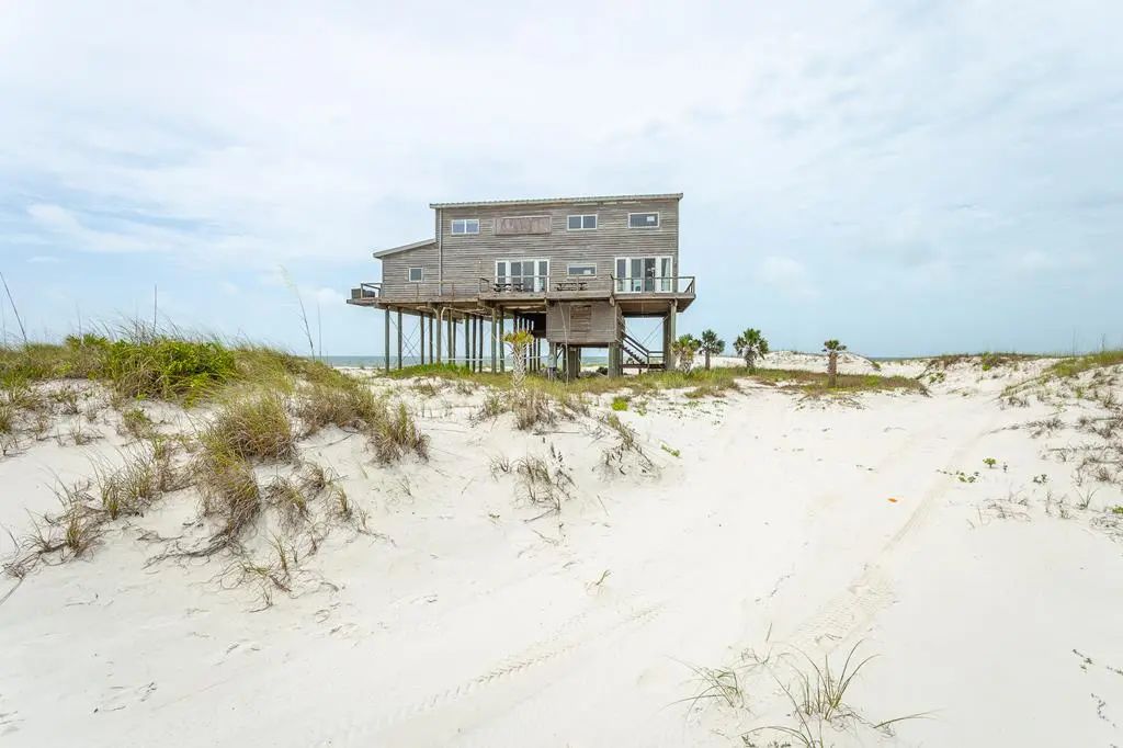 1973 Gulf Shore Dr, Carrabelle